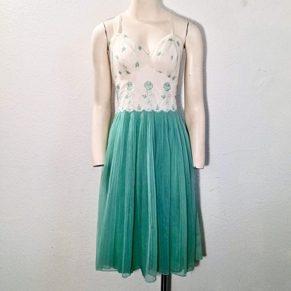 Vintage Rogers 1960s Nightgown Pleated Chiffon SZ M Green Cream Embroidered
